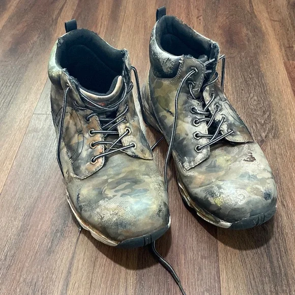 Ecko Unlimited | Shoes | Echo Unlimited Camo Athletic Boots  display picture 2